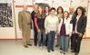 Die Gäste bei der Ausstellungseröffnung mit Schulleitung, Bürgermeister und Elternbeirat