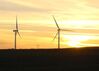 Mehr Windräder über den Hügeln des Landkreises wünscht sich die SPD. Ein Gutachten soll geeignete Standorte benennen.
