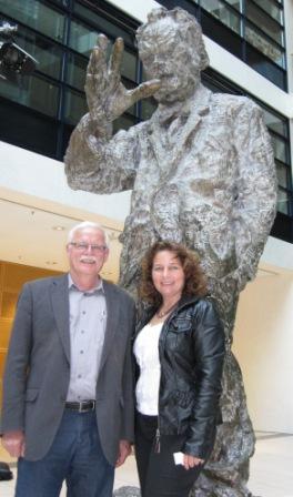 MdL Peter-Wilhelm Dröscher und Ruth Müller im Willy-Brandt-Haus in Berlin