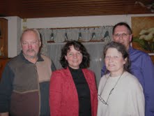 Der SPD-Vorstand Eching mit Vorsitzender Annegret Krupp-Ditmer (2. v. rechts) und Kreisvorsitzender Ruth Müller.