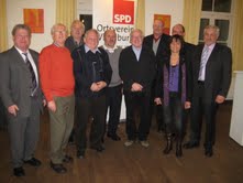 Die geehrten SPD-Mitglieder im Kreise der Gratulanten