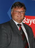 Bürgermeister Franz Göbl kritisiert die verfehlten Ansätze der bayerischen Schulpolitik.